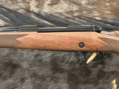 NEW WINCHESTER MODEL 70 SUPER GRADE 7mm REMINGTON MAGNUM 26