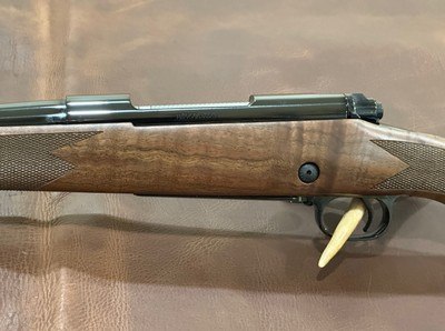 NEW WINCHESTER MODEL 70 SUPER GRADE 7mm REMINGTON MAGNUM 26