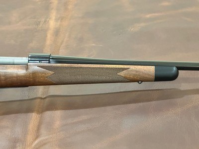 NEW WINCHESTER MODEL 70 SUPER GRADE 7mm REMINGTON MAGNUM 26
