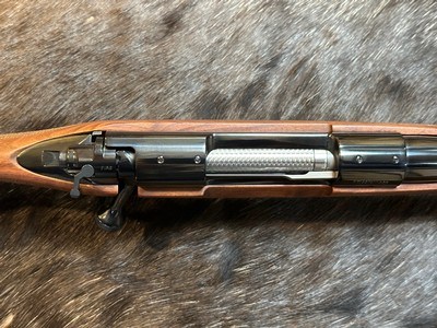 NEW WINCHESTER MODEL 70 SUPER GRADE 300 WIN MAG 26