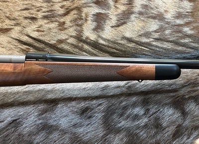 NEW WINCHESTER MODEL 70 SUPER GRADE 300 WIN MAG 26