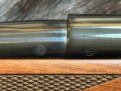 NEW WINCHESTER MODEL 70 SUPER GRADE 300 WIN MAG 26