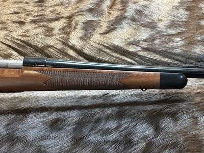 NEW WINCHESTER MODEL 70 SUPER GRADE 300 WIN MAG 26