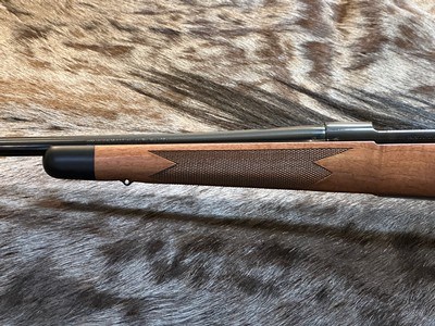 NEW WINCHESTER MODEL 70 SUPER GRADE 300 WIN MAG 26