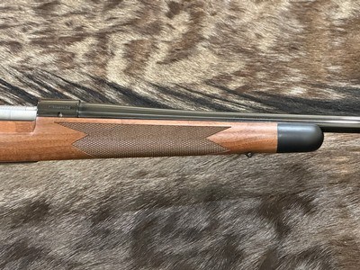 NEW WINCHESTER MODEL 70 SUPER GRADE 300 WIN MAG 26