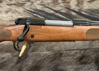 NEW WINCHESTER MODEL 70 FEATHERWEIGHT 25-06 REMINGTON 22