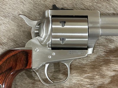 FREEDOM ARMS MODEL 97 PREMIER GRADE 357 MAGNUM 5.5