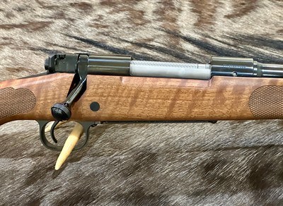 NEW WINCHESTER MODEL 70 FEATHERWEIGHT 25-06 REMINGTON 22
