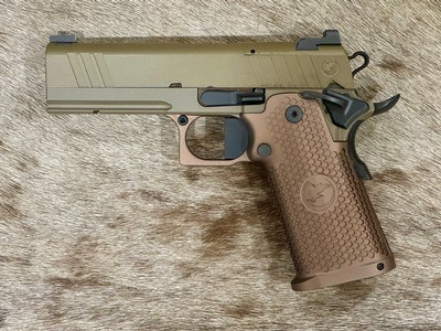 NEW NIGHTHAWK CUSTOM TRS (Tactical Ready Series) COMMANDER DOUBLE STACK 4.25