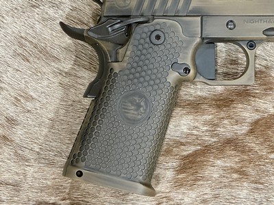 NEW NIGHTHAWK CUSTOM TRS COMMANDER DOUBLE STACK 4.25