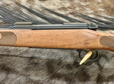 NEW WINCHESTER MODEL 70 FEATHERWEIGHT 25-06 REMINGTON 22