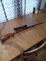 Take a look at this 1976 made unfired weatherby mark v deluxe in 300 weatherby magnum they don't get any nicer !!!!!! - 3 of 14