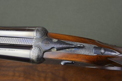 P. Arrizabalaga Diana Grade 12 Gauge Self-Opening Sidelock Ejector with Extensive Engraving and Case Coloring – Colombaire Pigeon and Driven Game Gun - Image 4 of 13