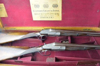 PAIR – Stephen Grant & Son 12 Bore Sidelock Ejectors with 30” Very Highly Figured Nitro Damascus Barrels and Highly Figured French Walnut - Image 9 of 12