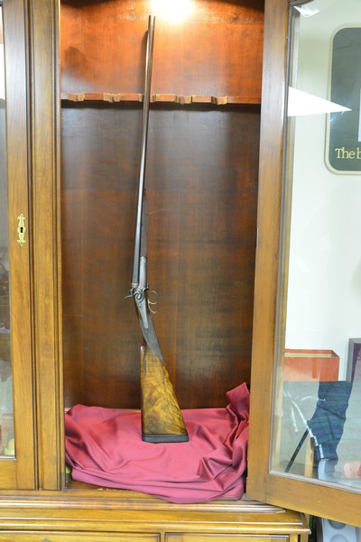 Cogswell & Harrison 20 Bore Back Action Hammergun with 29” Nitro Steel Barrels, Long Length of Pull, and Sidelever Opening – 2-3/4” Chambers - Image 12 of 15