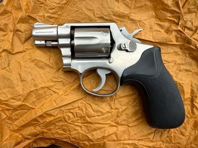 Smith & Wesson 64 no dash 2 inch - Image 1 of 5