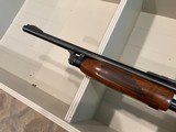 ITHACA 37 FEATHERLIGHT 12 GA 20" SMOOTH BORE SHOTGUN IN GREAT CONDITION AND IS 100% FUNCTIONAL VERY DEPENDABLE GUN PUMP ACTION - 7 of 15