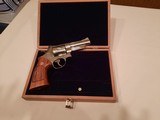 Smith &Wesson Model 29-2 - 1 of 5