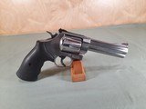 Smith and Wesson Model 629 Classic 44 Magnum - 4 of 6
