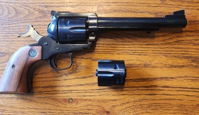 Ruger Blackhawk Convertible 10mm-38-40 Win - Image 2 of 3
