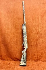 Benelli Super vinci camo 12ga shotgun new unfired - 3 of 6