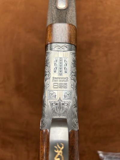 Browning 825 Golden Clays Pro Trap Adjustable Comb 12GA 32" | 26040117 - Image 2 of 15