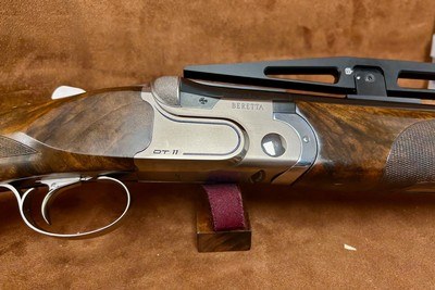 Beretta DT-11 X Trap Combo 12GA 32"/34" | 26040152 - Image 1 of 15