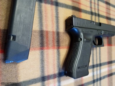 Glock model 22 gen 4 (.40 cal.)