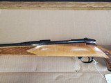 Weatherby Mark V 300 Magnum - 5 of 15