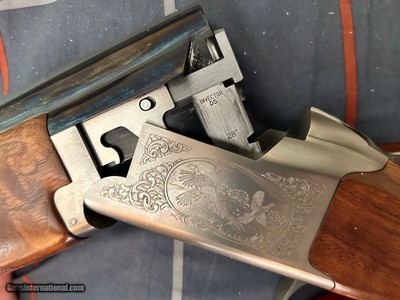 Browning 725 Grade II/III 12G O&U 28" Invector DS Choking System - Mint