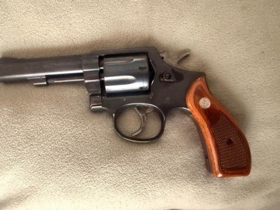 Smith & Wesson Model 10-10 38 Sp Military & Police Revolver - Very Good Condition - Image 2 of 11