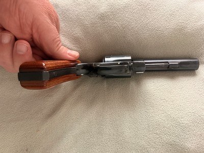 Smith & Wesson Model 10-10 38 Sp Military & Police Revolver - Very Good Condition - Image 9 of 11