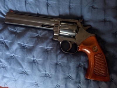 Dan Wesson 15-2 Revolver 6