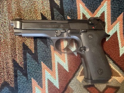 1986 Beretta 92FS Semi Auto 9mm Pistol & Accessories - LNIB - Image 5 of 12