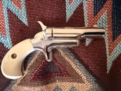 Rare 1961 Colt No 4 Deringers 22 Short Matching Set Consecutive Serial Numbers in Colt Display Box - LNIB - Image 4 of 6