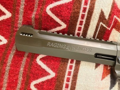 2020 Taurus Ragging Hunter 44 Mag Green/Blue Revolver 8 1/2" Barrel - LNIB - Image 6 of 12