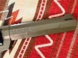 2020 Taurus Ragging Hunter 44 Mag Green/Blue Revolver 8 1/2" Barrel - LNIB - Image 4 of 12