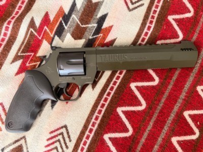 2020 Taurus Ragging Hunter 44 Mag Green/Blue Revolver 8 1/2" Barrel - LNIB - Image 1 of 12