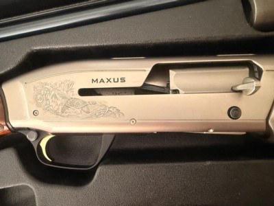 2011 Browning Maxus Semi Auto 12 Gauge Shotgun - 26" Vented Barrel Invector Plus Choking System - Pristine Condition in Factory Case - Image 4 of 19