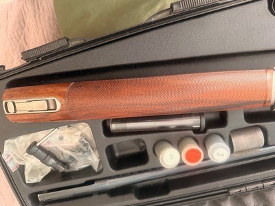 2011 Browning Maxus Semi Auto 12 Gauge Shotgun - 26" Vented Barrel Invector Plus Choking System - Pristine Condition in Factory Case - Image 10 of 19