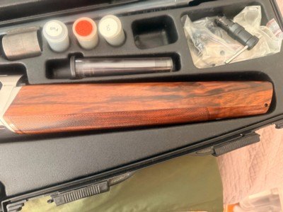 2011 Browning Maxus Semi Auto 12 Gauge Shotgun - 26" Vented Barrel Invector Plus Choking System - Pristine Condition in Factory Case - Image 8 of 19