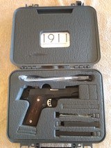 Springfield Armory .45 ACP Range Officer Compact 1911 - NEW - 1 of 10