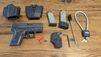 Springfield Armory XD40 Subcompact .40S&W - Image 2 of 6