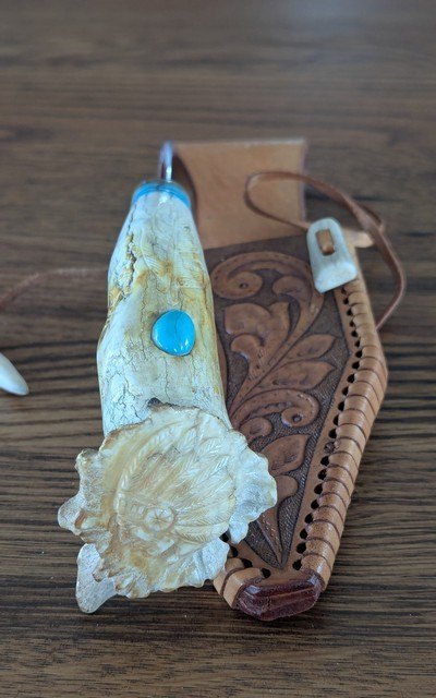 Custom Handmade Western Knife and Sheath - Image 5 of 10
