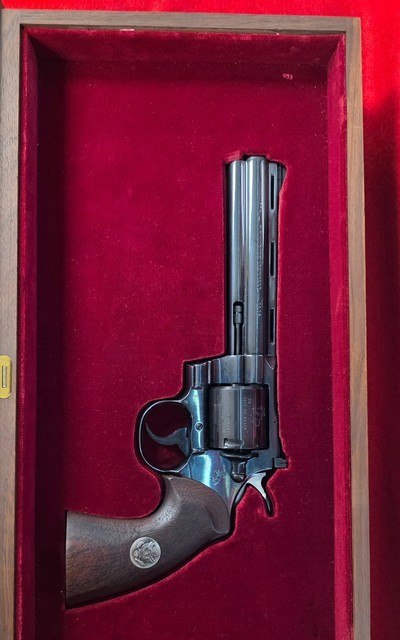 COLT, PYTHON .357, SAA .45, DRAGOON .44