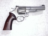 Smith & Wesson 627-5 Performance Center 8 Times .357 Magnum - 1 of 11
