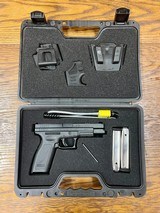 Springfield Armory XD .45 w/ Case and Accessories - 1 of 25