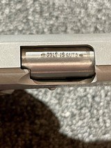 Colt MK IV SERIES 80 Combat Commander .45 - 11 of 18