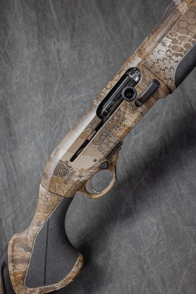 BERETTA A400 XTREME W/KICK OFF, OPTIFADE TIMBER CAMO PATTERN 20 GAUGE/28" BARREL
