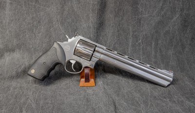 TAURUS STAINLESS .44 MAGNUM REVOLVER W/8 1/2